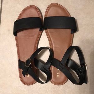 Super cute black strap sandals